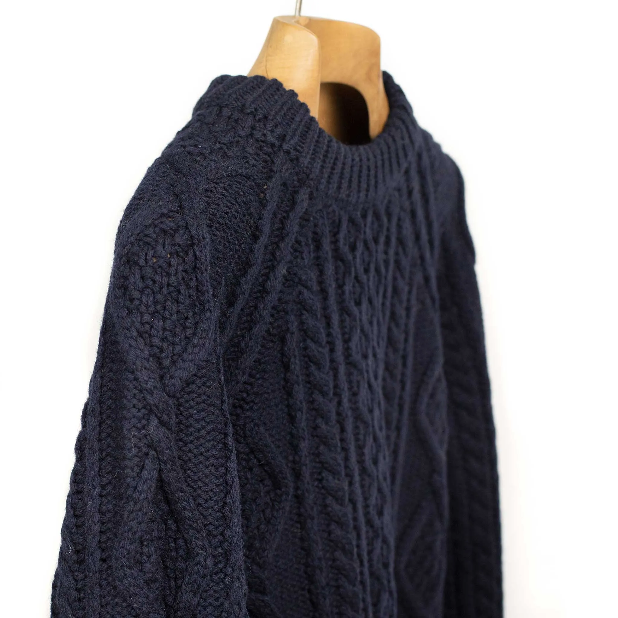 Cabled raglan sleeve crewneck in navy wool and cashmere (restock)