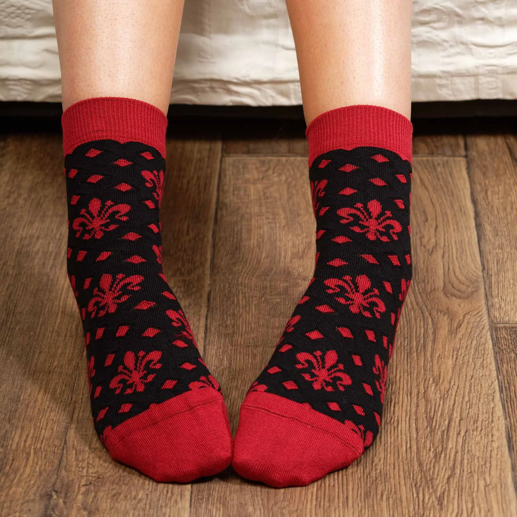 Fleur De Lis Women's Socks - Black